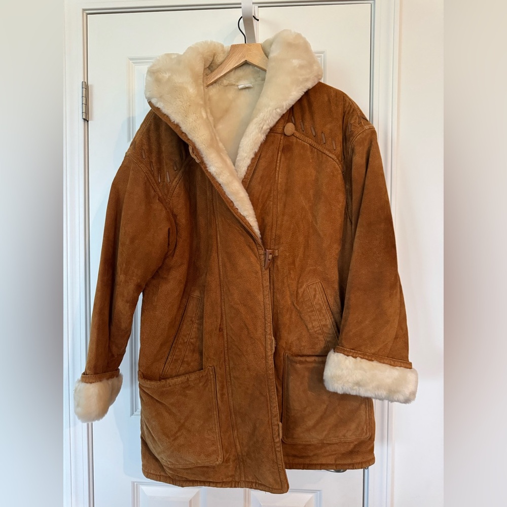 Vintage Women's Tan Shearling Leather Coat size L
NEW!